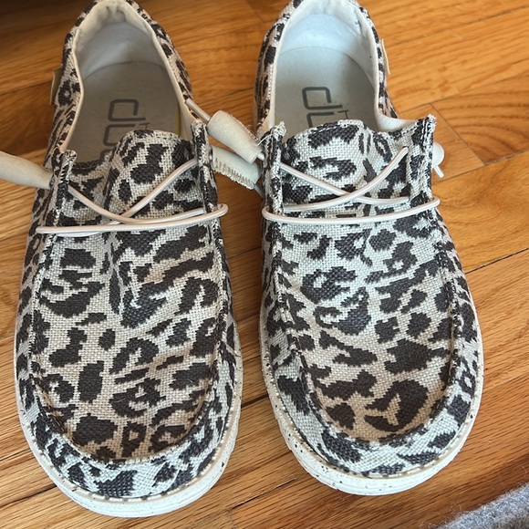 Leopard print Hey Dude's - Picture 2 of 3